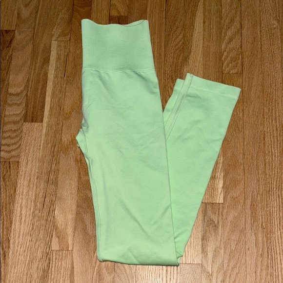 TnaBODY Atmosphere Hi-Rise Legging - High-Waisted Seamless Ribbed Leggings - Picture 1 of 7